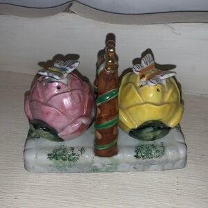 Vintage Floral Shabby Chic Shaker Set